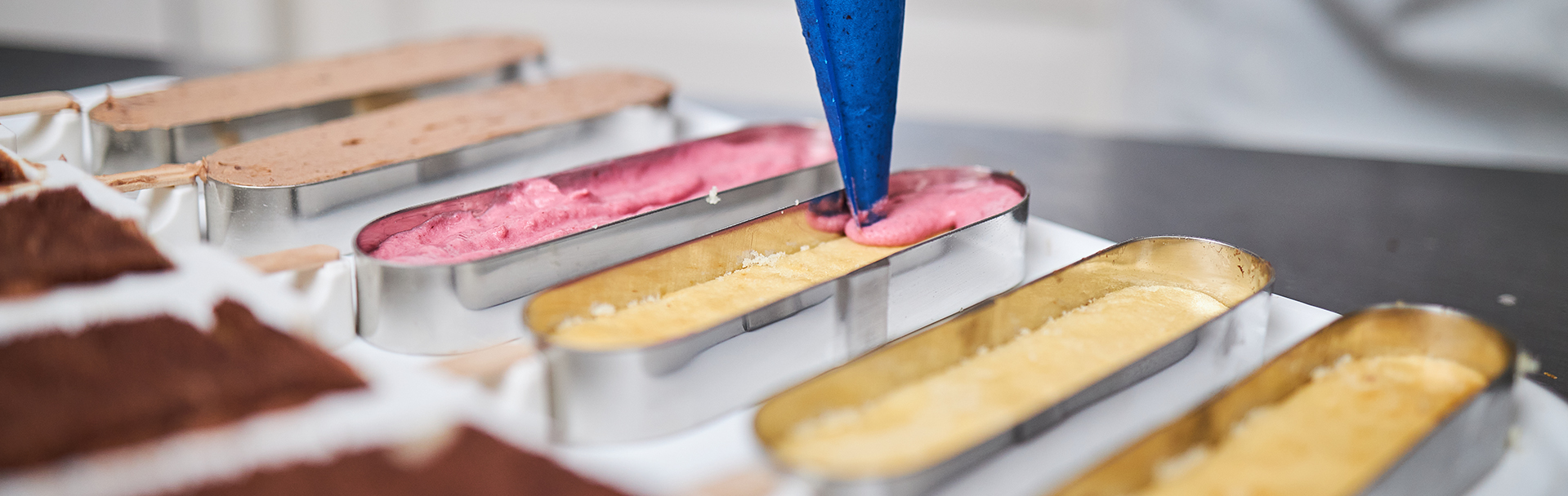 Caissette plissée couleurs Nordia pour Pâtisseries et Boulangeries TYPE N°8  Ronde DIM. mm ø40 x H 25 BOITE DE 1000 COULEUR Mandarine
